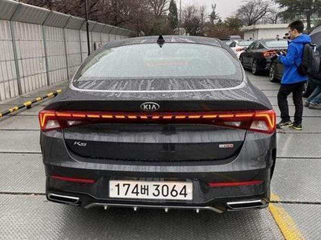 新一代起亚K5将于9月份上市,用海外版车型的设计
