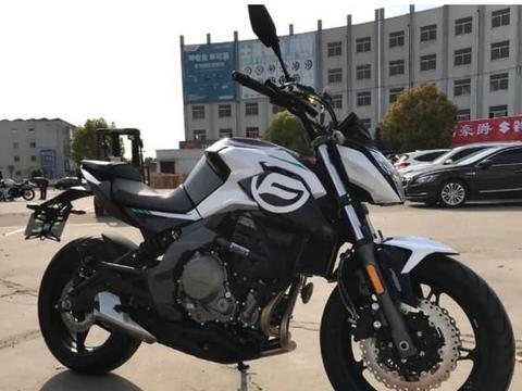 加价1000元，实拍新款春风650NK：动力虽降低，但配置大幅度提升