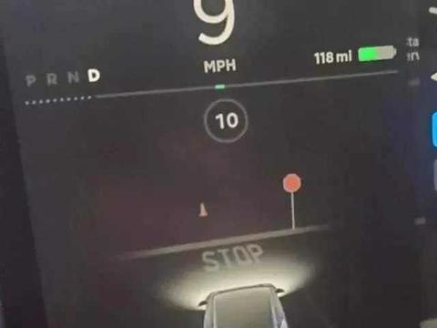 彻底告别双手？特斯拉将推道路标志自检功能，最快第三季度上线