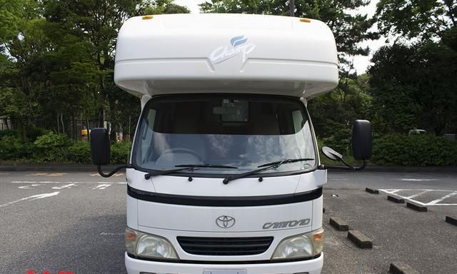日本的丰田小房车,萌态十足却配大床位,深具当地特色