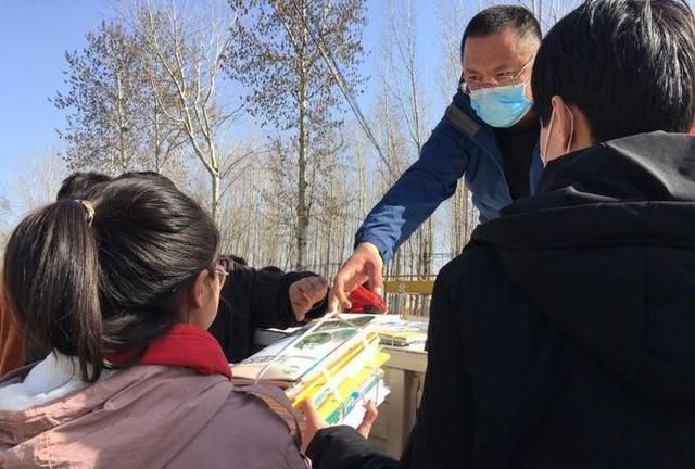 疫情不开学,中小学教师,谁的工资损失最大?