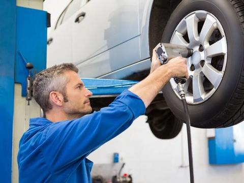 4S店保养车时，待在休息区喝咖啡？那可就吃大亏了