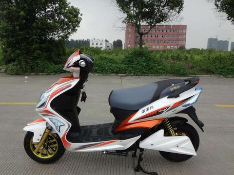 电动车电瓶寿命将尽先别换新，修车工教你两招，花几块钱自己搞定