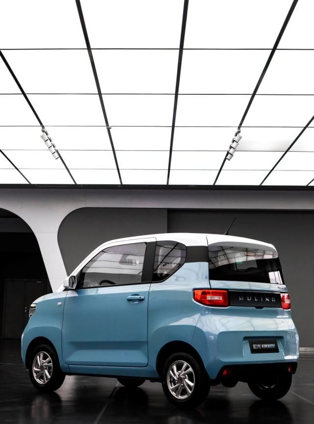 外观惊艳!“小神车”宏光 MINI EV 实拍图曝光