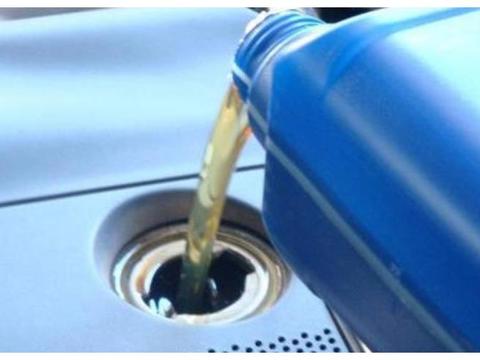 机油要5千公里一换？别中了4S店的诡计，拖到这时间去啥事没有