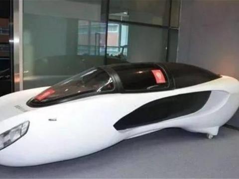 中国发明首款“不倒翁”电动车，时速120千米，能在马路横着走