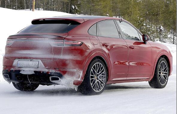 “假排气”将被删除 保时捷Cayenne Coupe GTS谍照曝光年内亮相