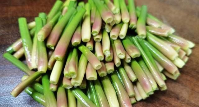 清明后,此菜要多吃,消炎杀菌防流感,我家每周吃五回