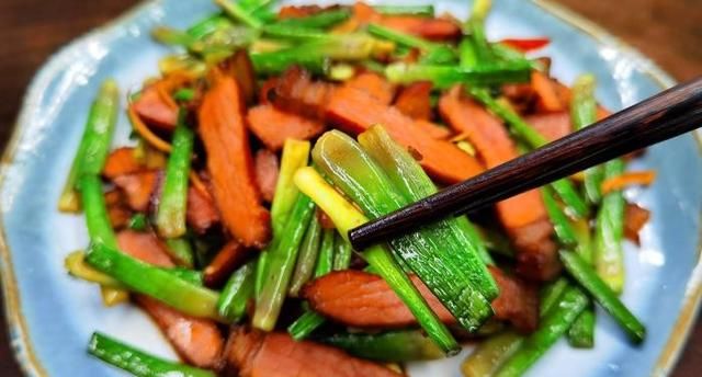 清明后,此菜要多吃,消炎杀菌防流感,我家每周吃五回