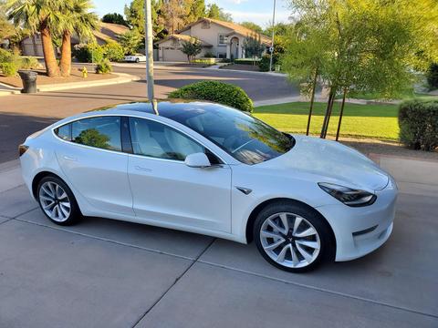 国产特斯拉上新：长续航33.9万、高性能41.98万起售