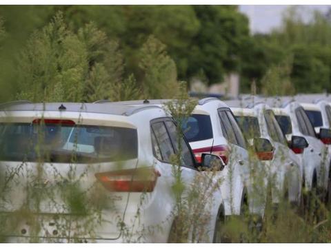 “国五车”库存成灾，为啥不降价甩卖？车贩子一语道破天机