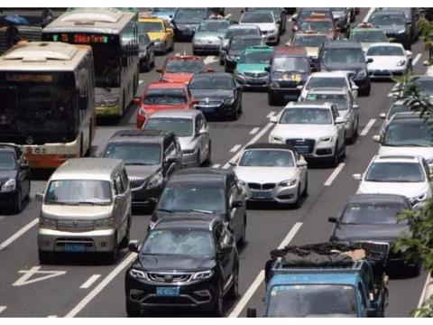 “开四停四”政策将实施？车主炸锅了：车不让开，年也不让过了？