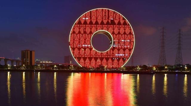 中国"最丑"建筑之一,广州铜钱大楼成功夺魁,是你家乡吗?