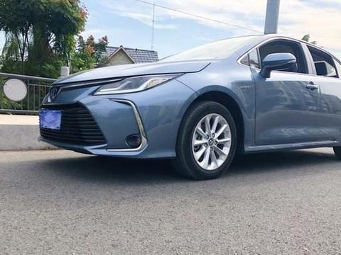 丰田的得意之作就是它，大厂出品质量佳，双擎版综合油耗仅为4L