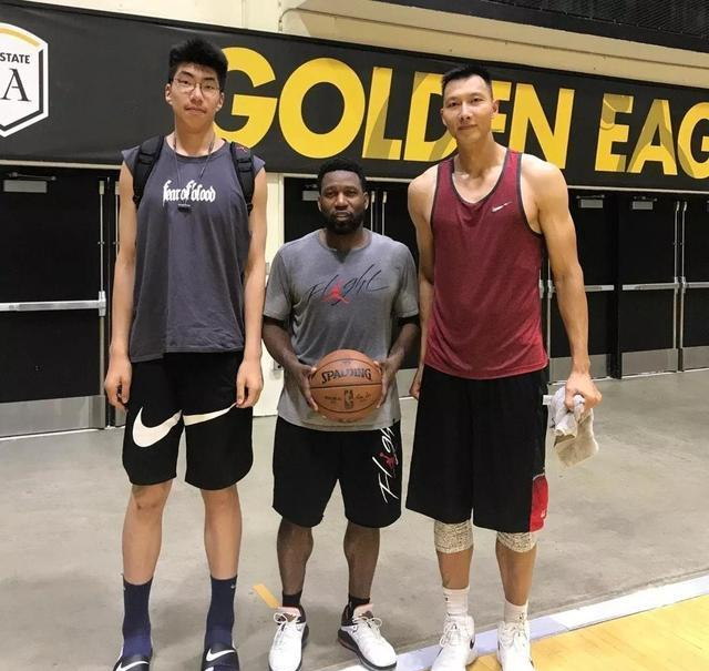 中国男篮下一个姚明?17岁身高2米22,正为进入nba做准备