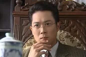 长相英俊的王灿,却常常饰演反派,事业正红时却身患疾病