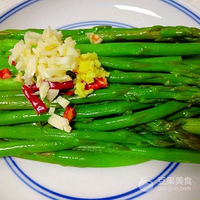 蒜香芦笋的做法