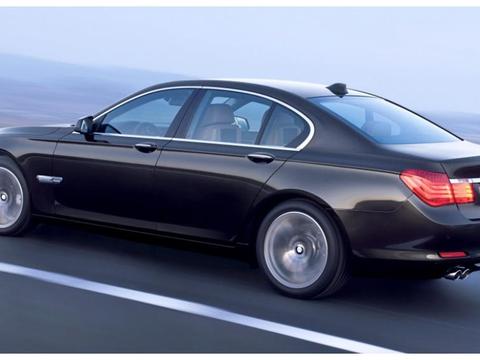 “中国式养车”3大怪象，维修工叹气：都是“穷人思维”在作怪！