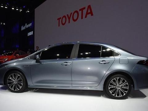 文艺小青年更爱它，内外兼修质量好，双擎版综合油耗仅为4L