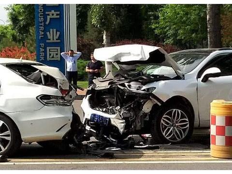 新车买保险，有这4种就够了，老司机：别的就是给保险公司送钱