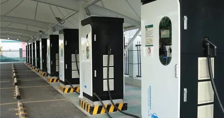 全国充电桩数达126.7万台 同比增加37.6%