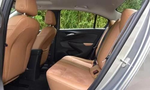 又一合资车卖白菜价！丐版配ESP＋6气囊，才5.37万还要啥卡罗拉