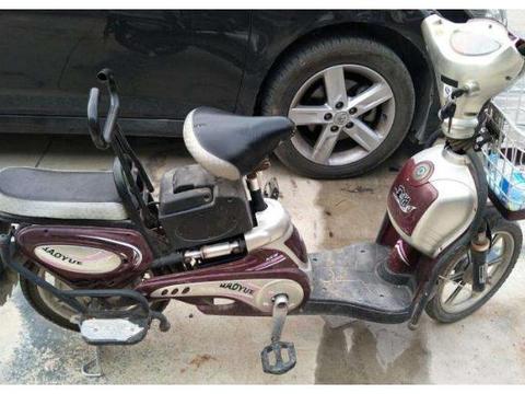 电动车不要换电瓶！内行人说漏嘴，学会这招，电动车能多用3年