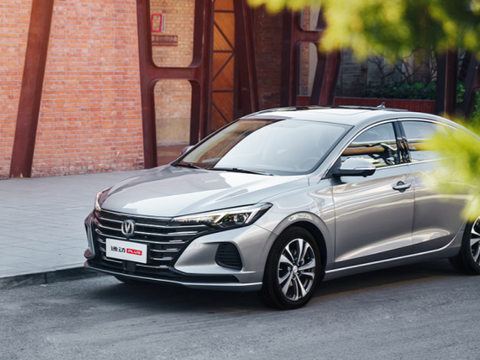 好看才是硬道理，逸动换脸后销量直接破万，拼实力它也是大哥