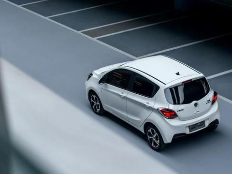 6.98万起，超长续航+10英寸双联屏，城市代步就选它