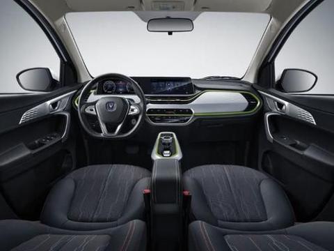 续航301公里：长安奔奔E-Star上市6.98万元起