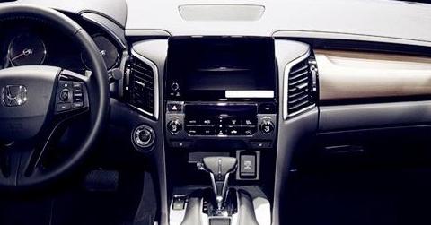 这款合资中型suv，轴距2820mm比锐界霸气，配cvt油耗仅7.3l