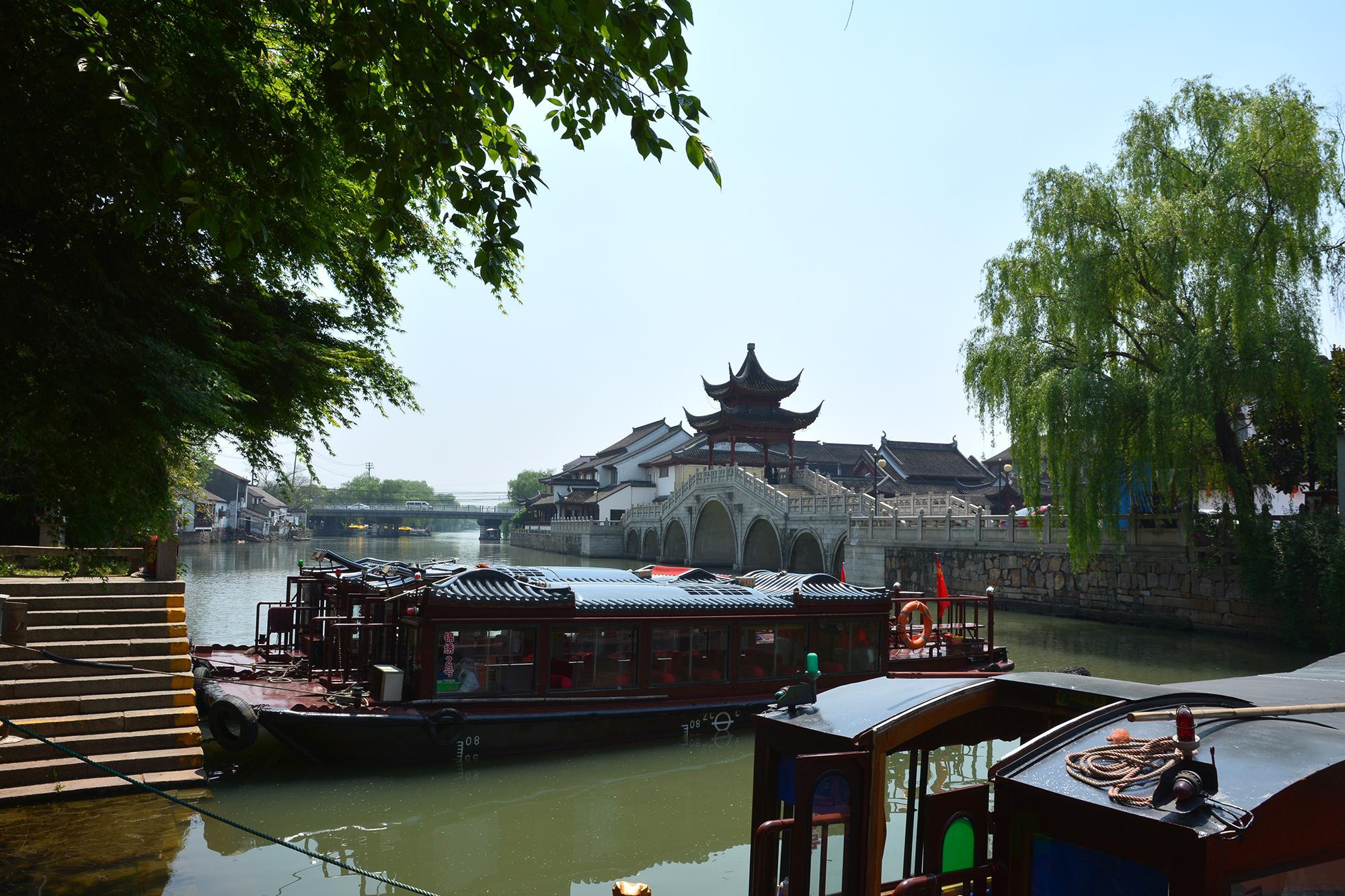 苏州旅游必去古街,有着姑苏第一名街称号的七里山塘,你去过吗?