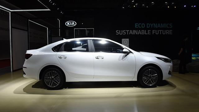 3分钟看车圈:不再有2.0T?新款奔驰S级将标配六缸发动机