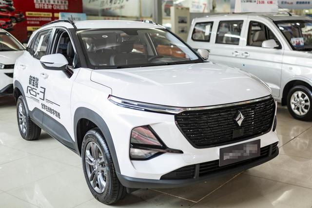 手握10万落地顶配SUV，配CVT油耗6.6L，能看电影还能发微信