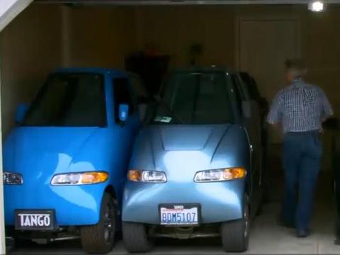 国外大爷发明1米宽的汽车，百公里加速4秒，性能堪比跑车