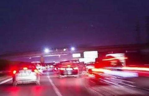 高速不同车道安全性也不同？交警：没错，走这条道安全许多