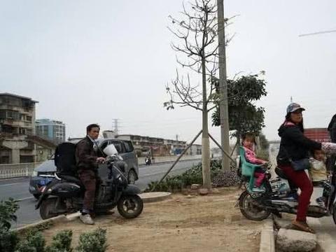 电动车与摩托车都被禁，接送孩子怎么办，专家给出解释