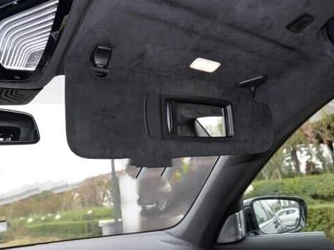 车长5米27提速5.6秒，开到哪里都面子十足，跌17万