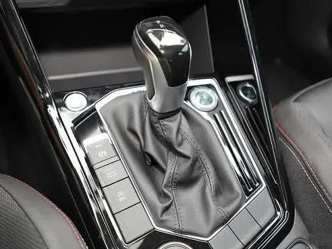 优惠5万还有全时四驱，销量连续超2万，这样的大众真的挡不住！