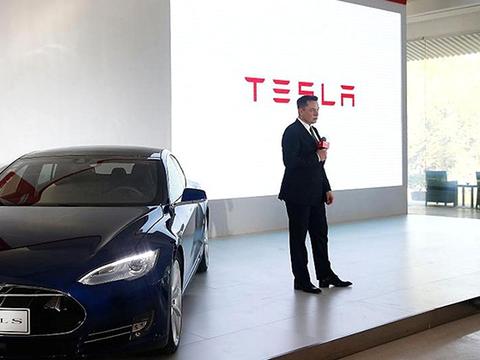 特斯拉或于年内推出反向召唤（自动泊车）功能