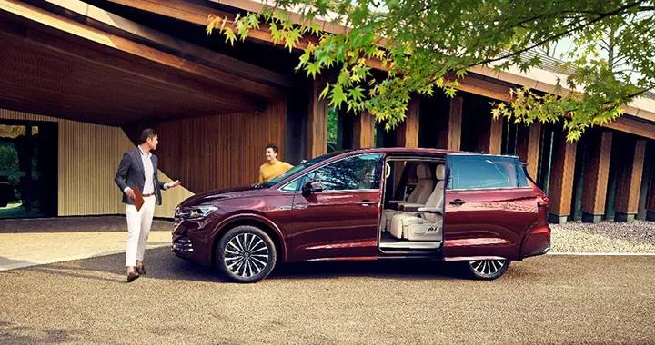 上汽大众首款MPV Viloran内饰首次亮相 并同步开启预售