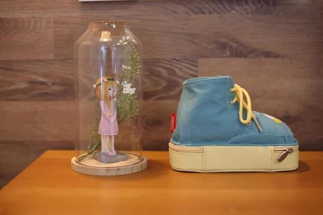 140平简约大宅，进屋就被吸引，电视墙太有个性了！鼓起勇气晒晒