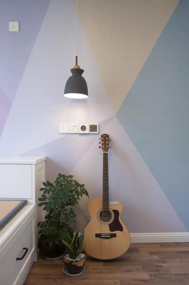 140平简约大宅，进屋就被吸引，电视墙太有个性了！鼓起勇气晒晒