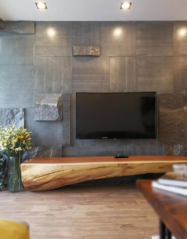 140平简约大宅，进屋就被吸引，电视墙太有个性了！鼓起勇气晒晒