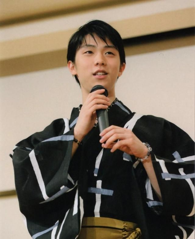 羽生结弦和服图片被换脸成男星衣服上专属标志成铁证