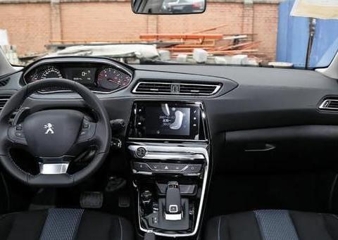 6万就可买的这辆合资车，后排大得像头等舱，为何在我国火不起来