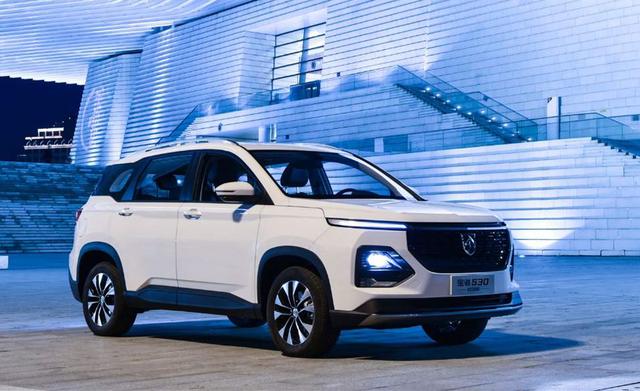 10万级紧凑型国产suv,带手机车联网,开车无聊还可跟车子说说话