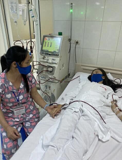 越南19岁女孩透析5年如今病危,母亲愿意给她捐肾但却没钱做手术