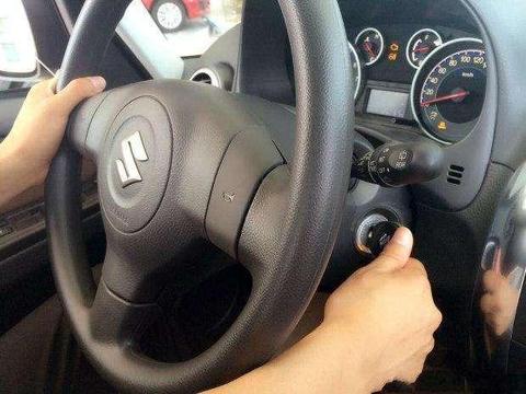 冷车启动时的4大“误区”，尤其最后一个，既伤车又危险