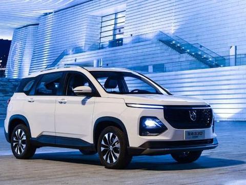 10万级紧凑型国产SUV，带手机车联网，开车无聊还可跟车子说说话